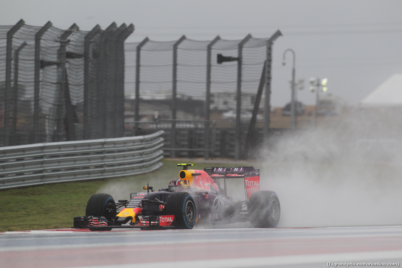 GP USA, 24.10.2015- Prove Libere 3, Daniil Kvyat (RUS) Red Bull Racing RB11