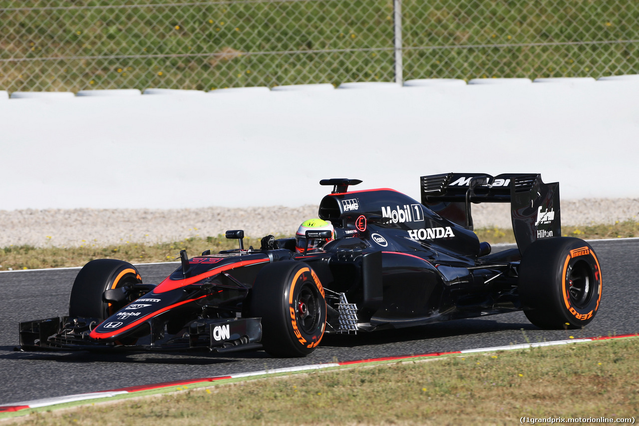 TEST F1 BARCELLONA 12 MAGGIO, Oliver Turvey (GBR) McLaren MP4-30 Test Driver.
12.05.2015.