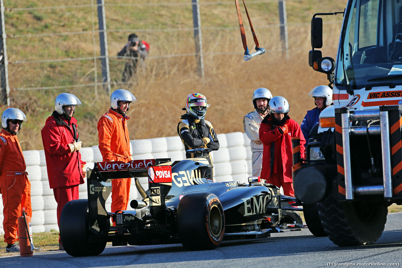 TEST F1 BARCELLONA 19 FEBBRAIO, Pastor Maldonado (VEN) Lotus F1 E23 stops on the circuit.
19.02.2015.