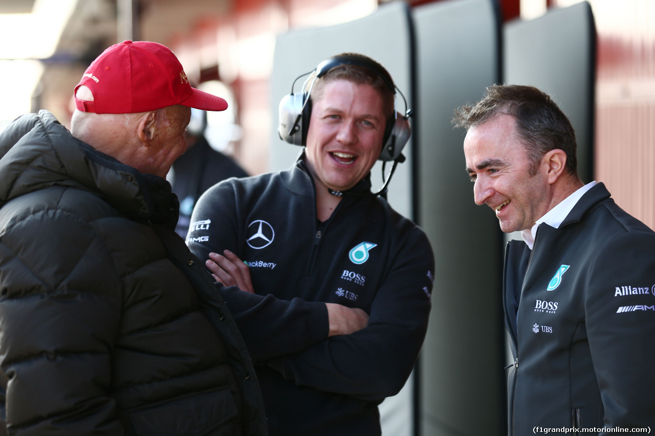 TEST F1 BARCELLONA 19 FEBBRAIO, Niki Lauda (AUT) Mercedes Non-Executive Chairman (Left) with Paddy Lowe (GBR) Mercedes AMG F1 Executive Director (Technical) (Right).
19.02.2015.