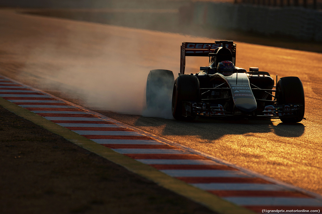 TEST F1 BARCELLONA 19 FEBBRAIO, Max Verstappen (NLD) Scuderia Toro Rosso STR10 locks up under braking.
19.02.2015.