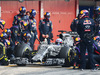 TEST F1 BARCELLONA 20 FEBBRAIO, Daniel Ricciardo (AUS) Red Bull Racing RB11 practices a pit stop.
20.02.2015.