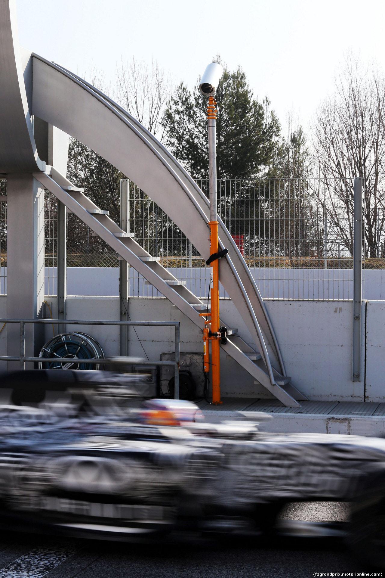 TEST F1 BARCELLONA 20 FEBBRAIO, Daniel Ricciardo (AUS) Red Bull Racing RB11 passes a helmet recognition camera in the pit lane.
20.02.2015.