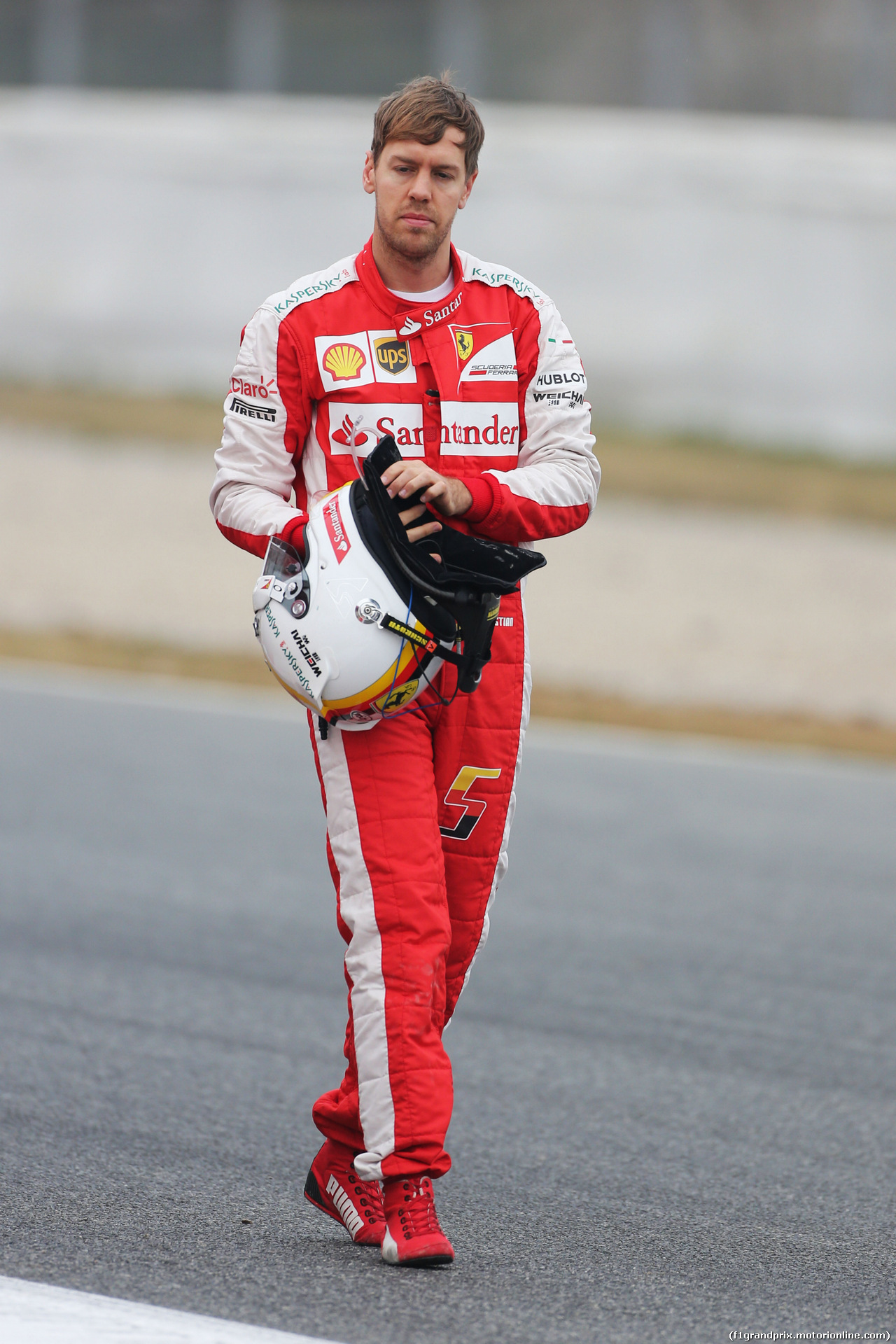 TEST F1 BARCELLONA 21 FEBBRAIO, Sebastian Vettel (GER) Ferrari returns to the pits after spinning off the circuit.
21.02.2015.