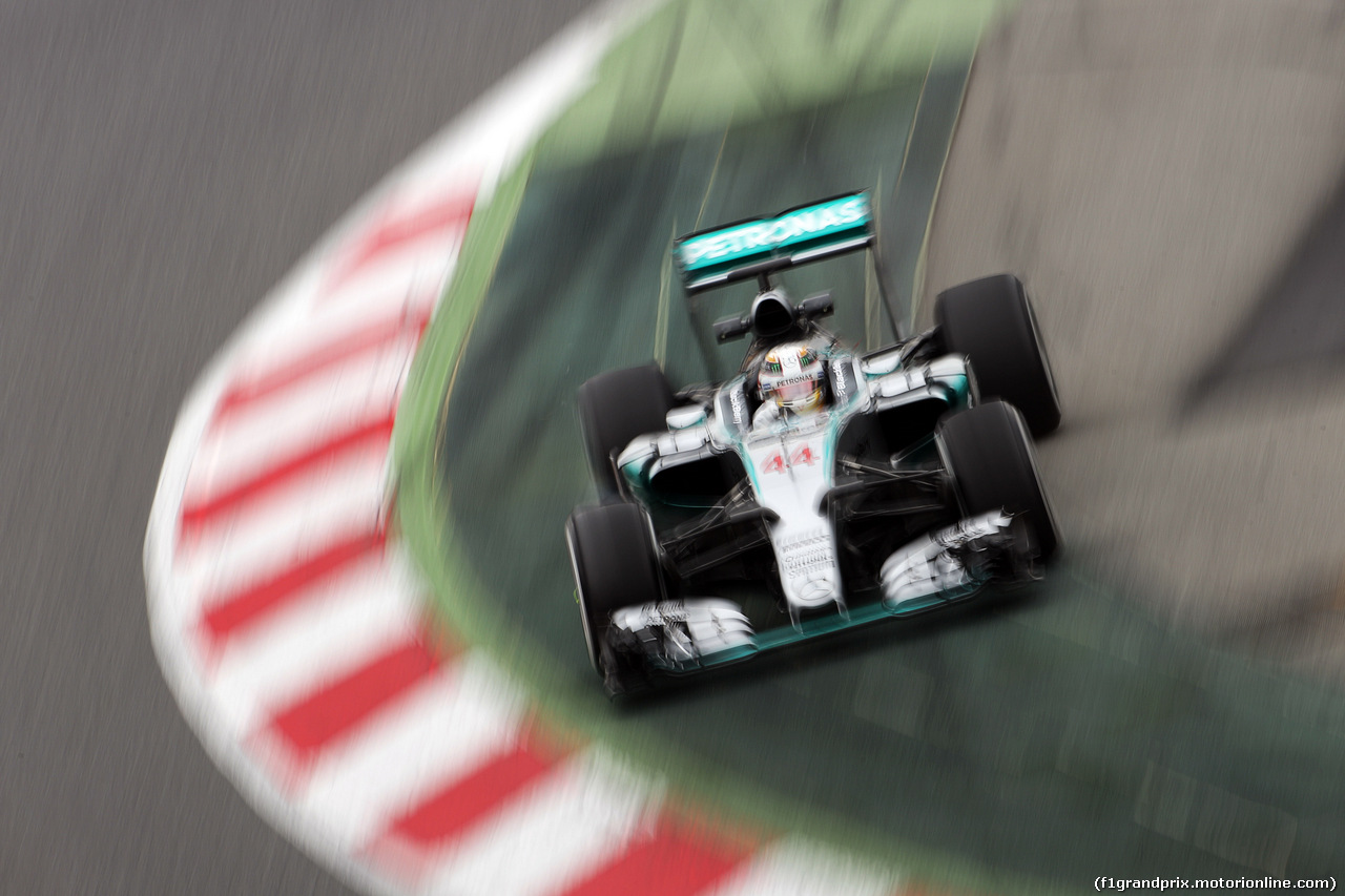 TEST F1 BARCELLONA 21 FEBBRAIO, Lewis Hamilton (GBR) Mercedes AMG F1 W06 runs wide.
21.02.2015.