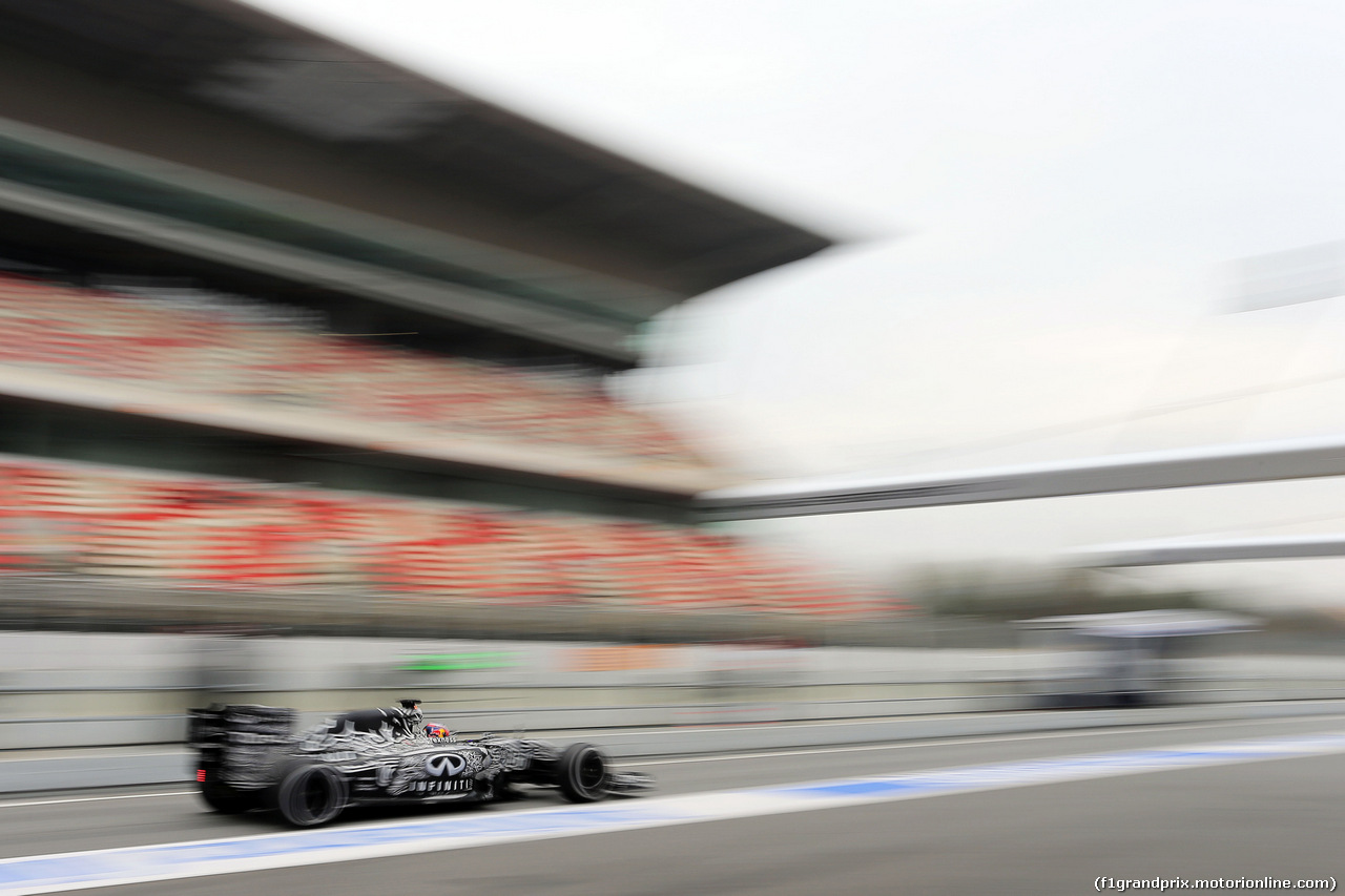 TEST F1 BARCELLONA 21 FEBBRAIO, Daniil Kvyat (RUS) Red Bull Racing RB11.
21.02.2015.
