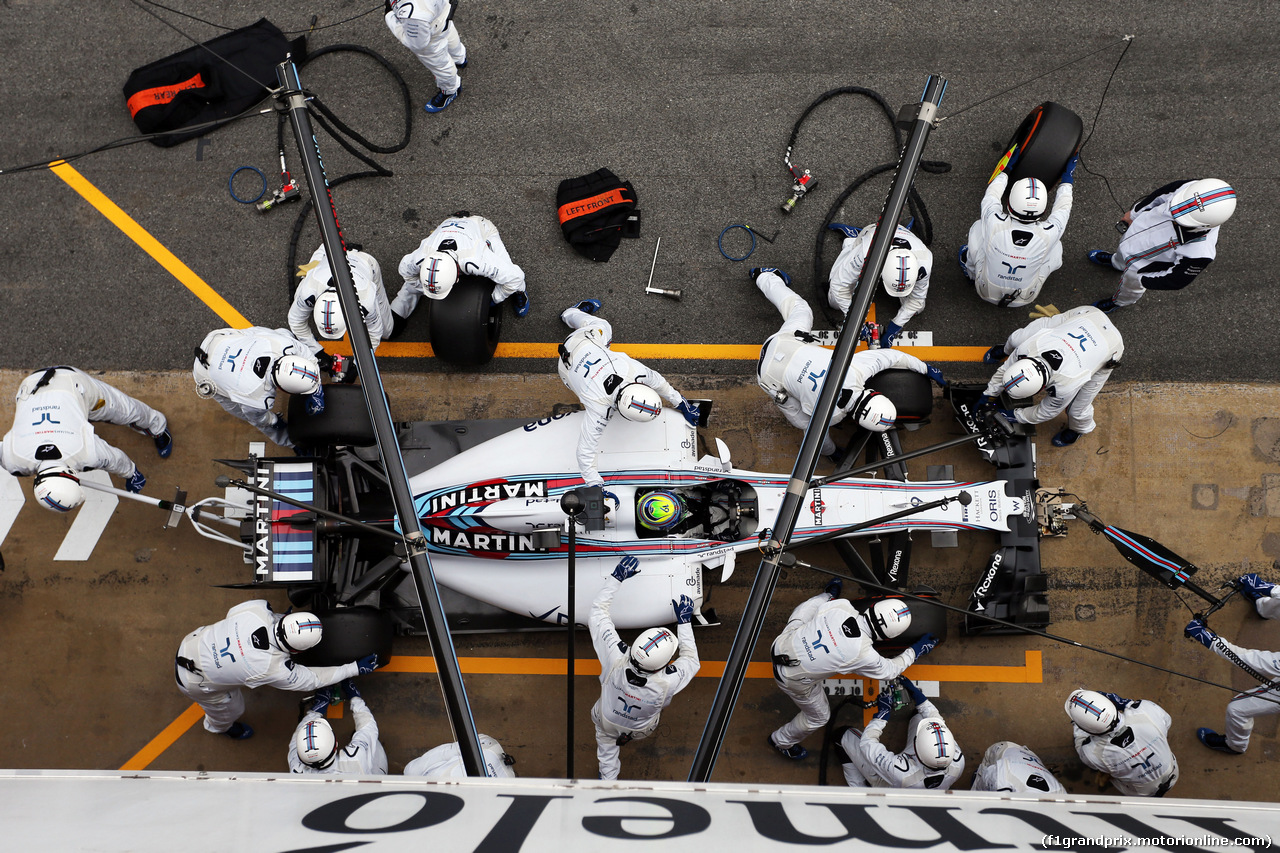 TEST F1 BARCELLONA 21 FEBBRAIO, Felipe Massa (BRA) Williams FW37 practices a pit stop.
21.02.2015.