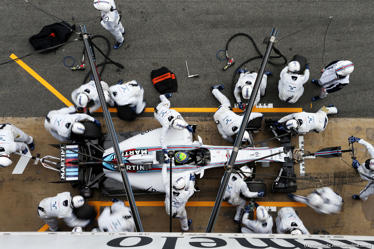 TEST F1 BARCELLONA 21 FEBBRAIO, Felipe Massa (BRA) Williams FW37 practices a pit stop.
21.02.2015.