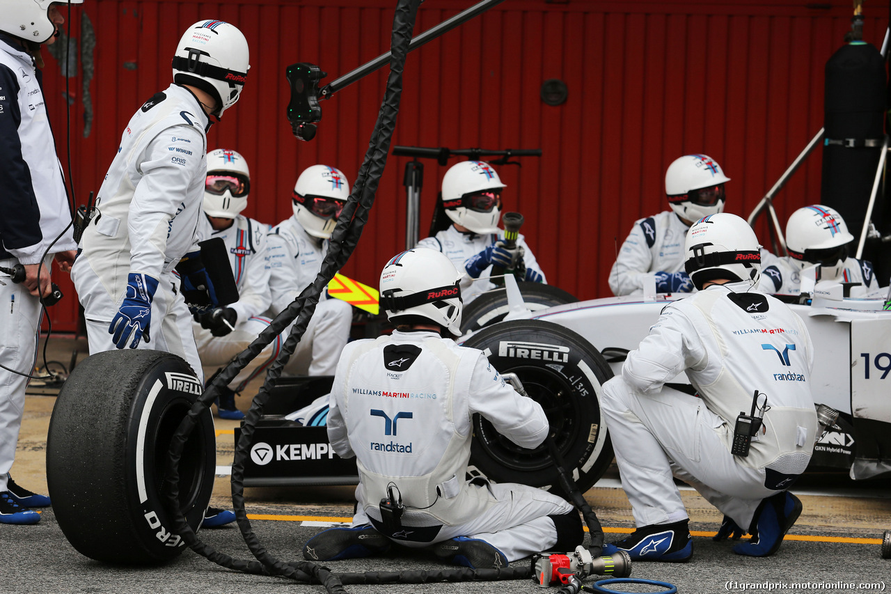 TEST F1 BARCELLONA 21 FEBBRAIO, Felipe Massa (BRA) Williams FW37 practices a pit stop.
21.02.2015.
