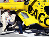 TEST F1 BARCELLONA 22 FEBBRAIO, Fernando Alonso (ESP) McLaren is airlifted from the circuit in a helicopter.
22.02.2015.