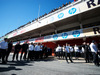 TEST F1 BARCELLONA 22 FEBBRAIO, McLaren await the McLaren MP4-30 of Fernando Alonso (ESP) McLaren.
22.02.2015.