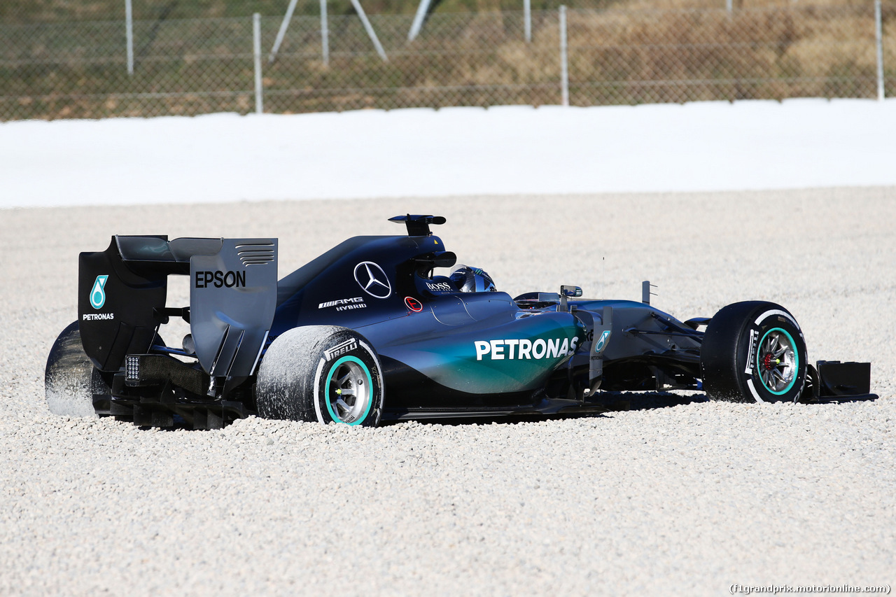TEST F1 BARCELLONA 22 FEBBRAIO, Nico Rosberg (GER) Mercedes AMG F1 W06 spins off the circuit.
22.02.2015.