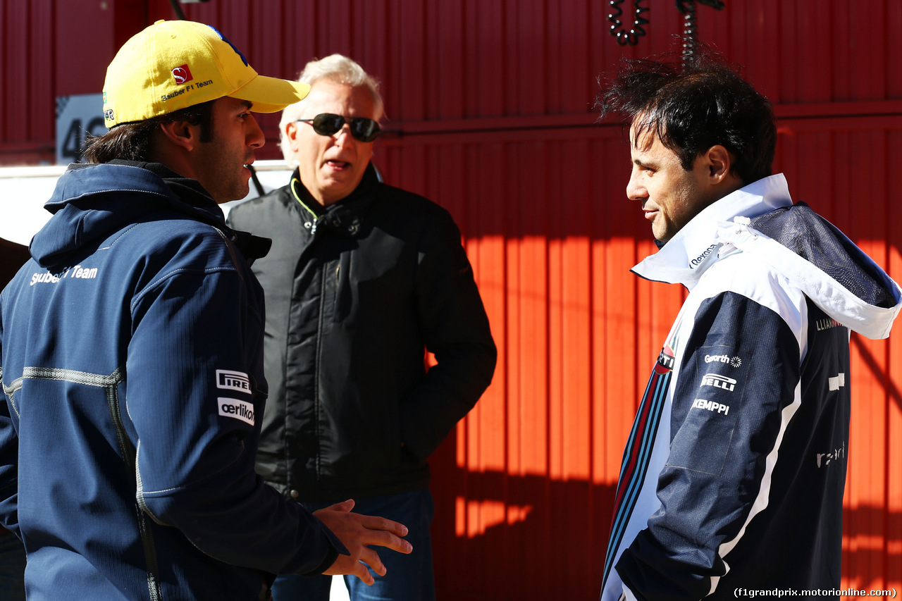 TEST F1 BARCELLONA 22 FEBBRAIO, (L to R): Felipe Nasr (BRA) Sauber F1 Team with Felipe Massa (BRA) Williams.
22.02.2015.
