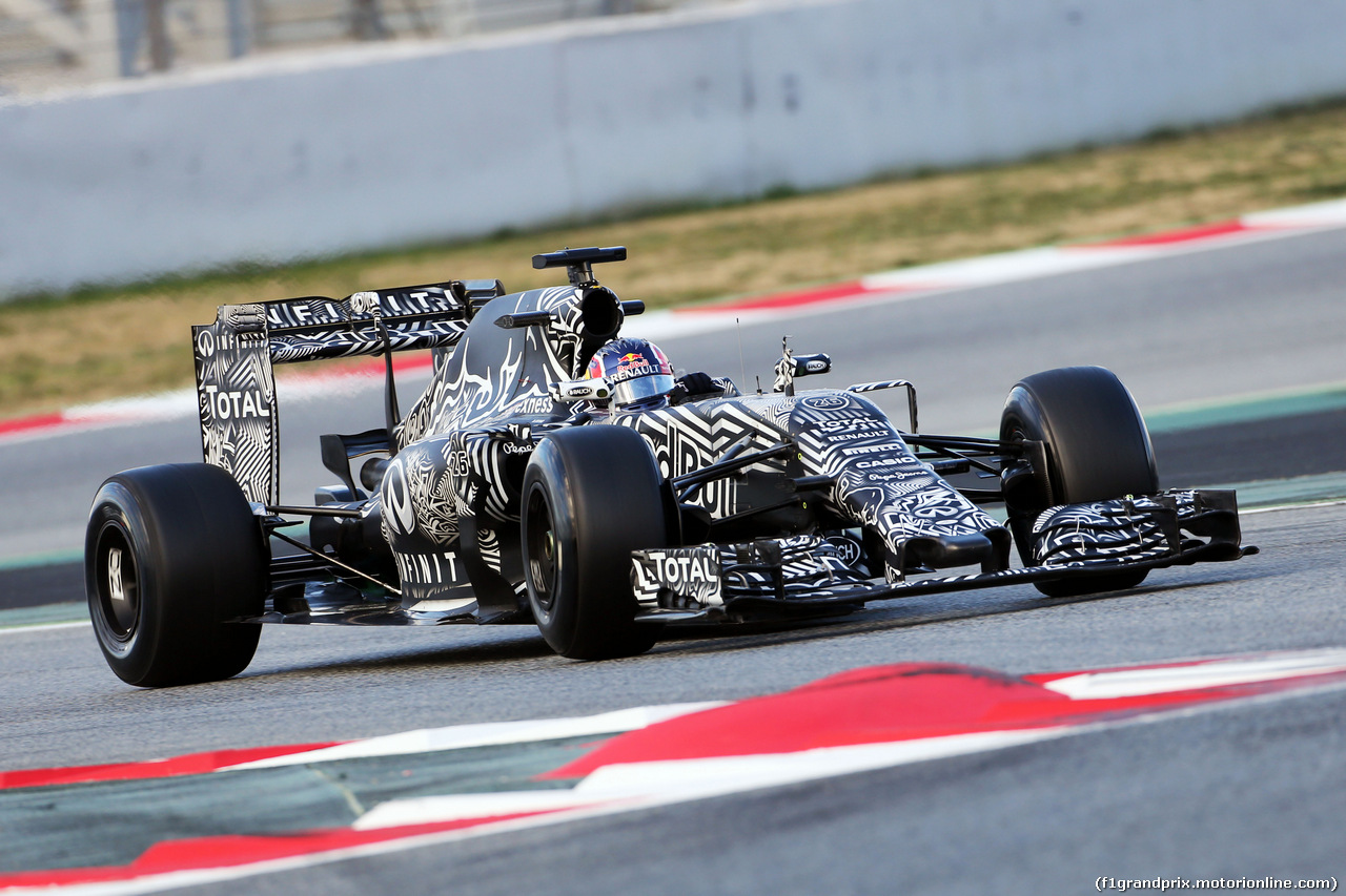 TEST F1 BARCELLONA 26 FEBBRAIO, Daniil Kvyat (RUS) Red Bull Racing RB11.
26.02.2015.