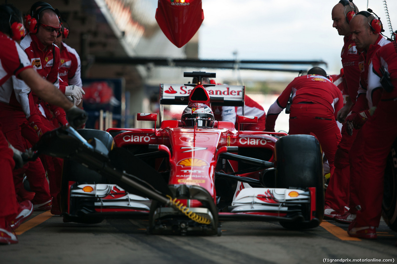 TEST F1 BARCELLONA 26 FEBBRAIO, Kimi Raikkonen (FIN) Ferrari SF15-T practices a pit stop.
26.02.2015.