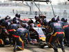 TEST F1 BARCELLONA 27 FEBBRAIO, Max Verstappen (NLD) Scuderia Toro Rosso STR10 practices a pit stop.
27.02.2015.