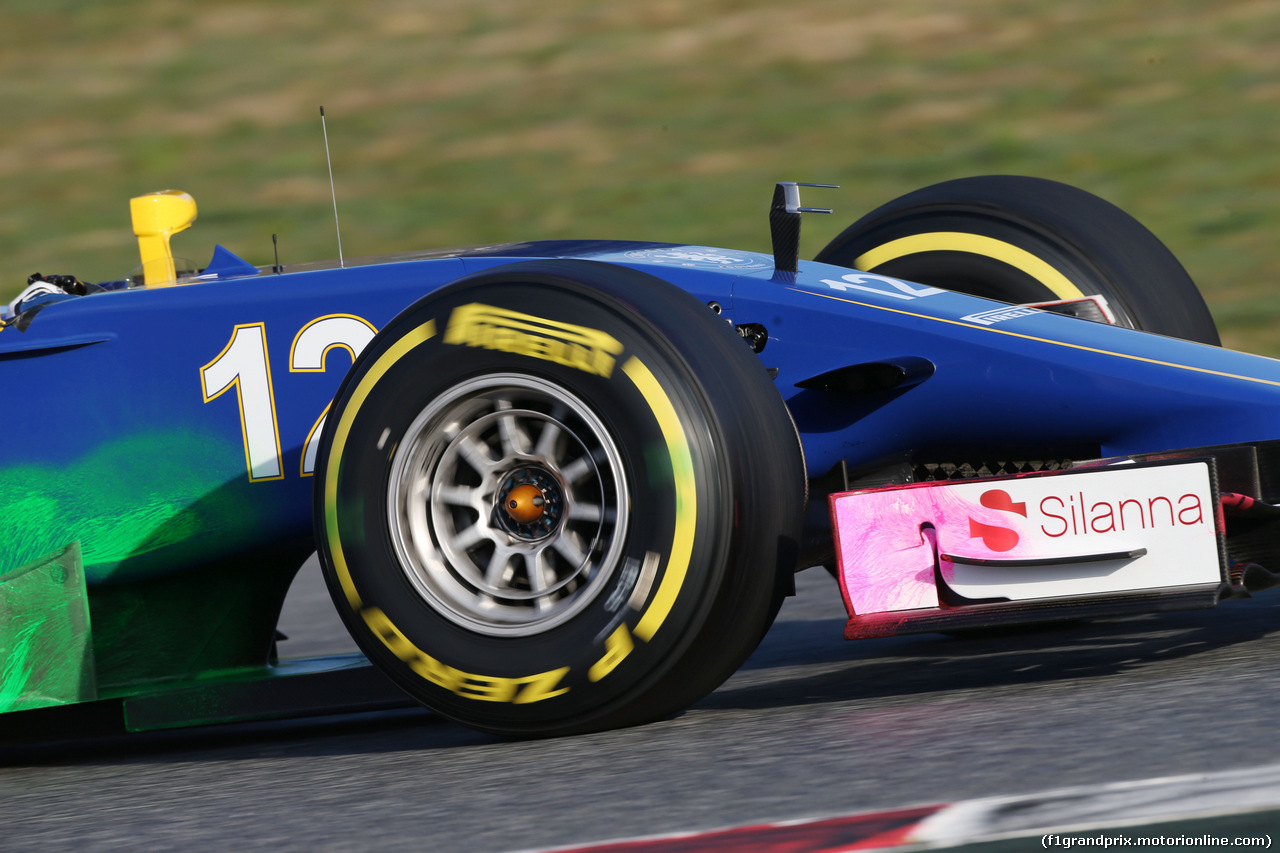 TEST F1 BARCELLONA 27 FEBBRAIO, Felipe Nasr (BRA) Sauber C34 running flow-vis paint.
27.02.2015.