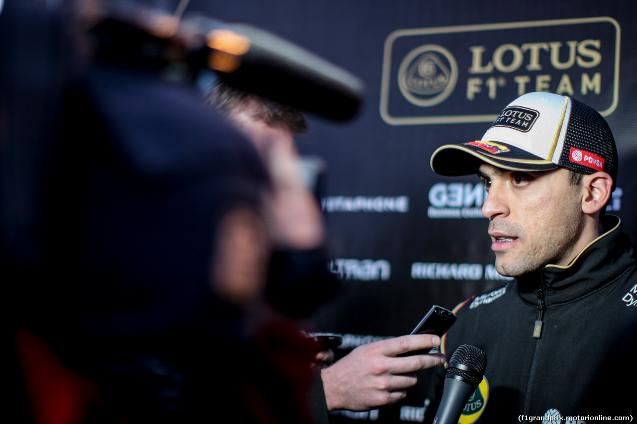 TEST F1 BARCELLONA 27 FEBBRAIO, Pastor Maldonado (VEN) Lotus F1 Team with the media.
27.02.2015.