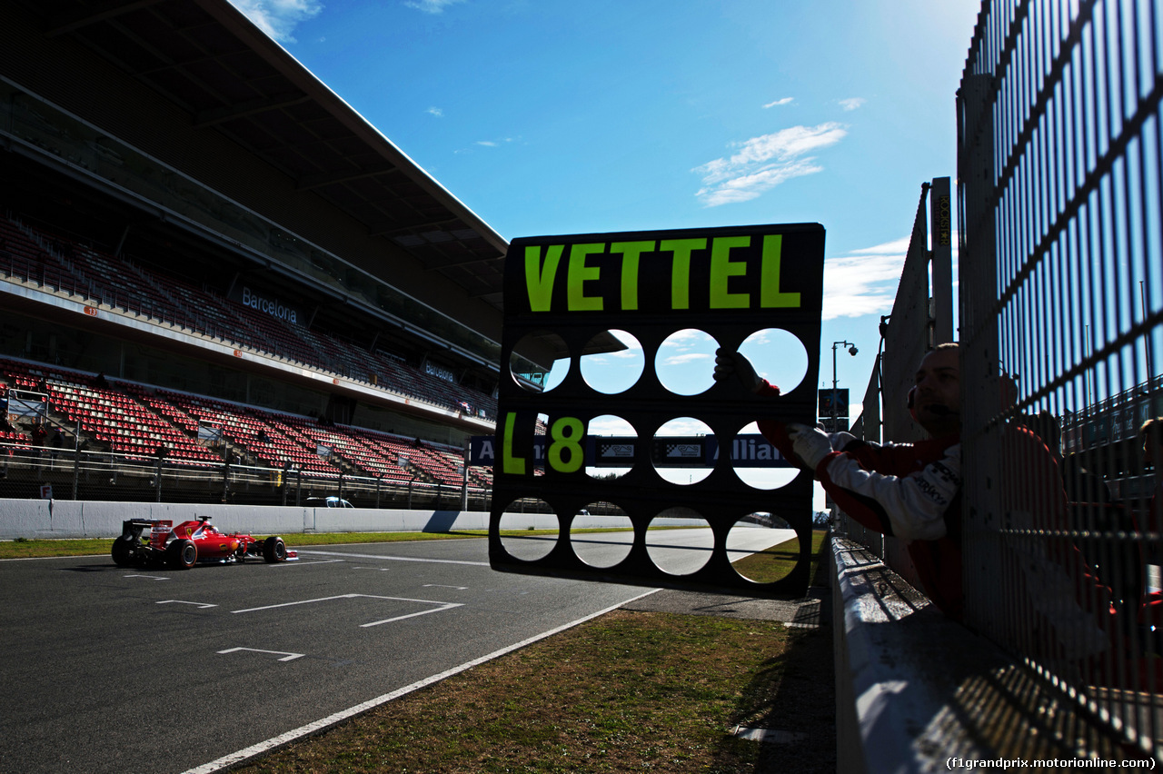 TEST F1 BARCELLONA 27 FEBBRAIO, Pit board for Sebastian Vettel (GER) Ferrari SF15-T.
27.02.2015.