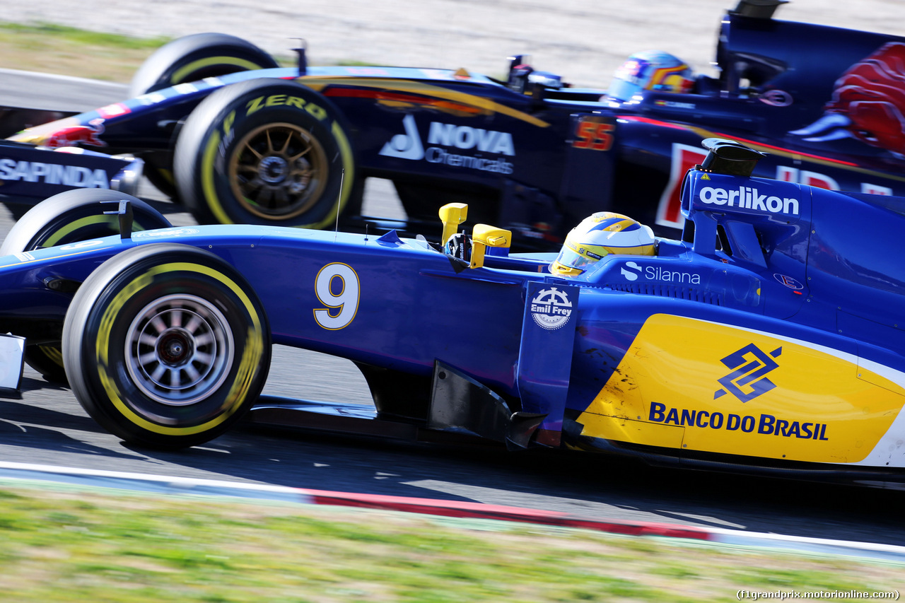 TEST F1 BARCELLONA 28 FEBBRAIO, Marcus Ericsson (SWE) Sauber C34 e Carlos Sainz Jr (ESP) Scuderia Toro Rosso STR10.
28.02.2015.