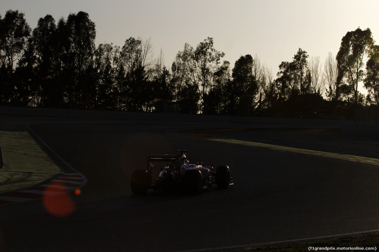 TEST F1 BARCELLONA 28 FEBBRAIO, Low light action.