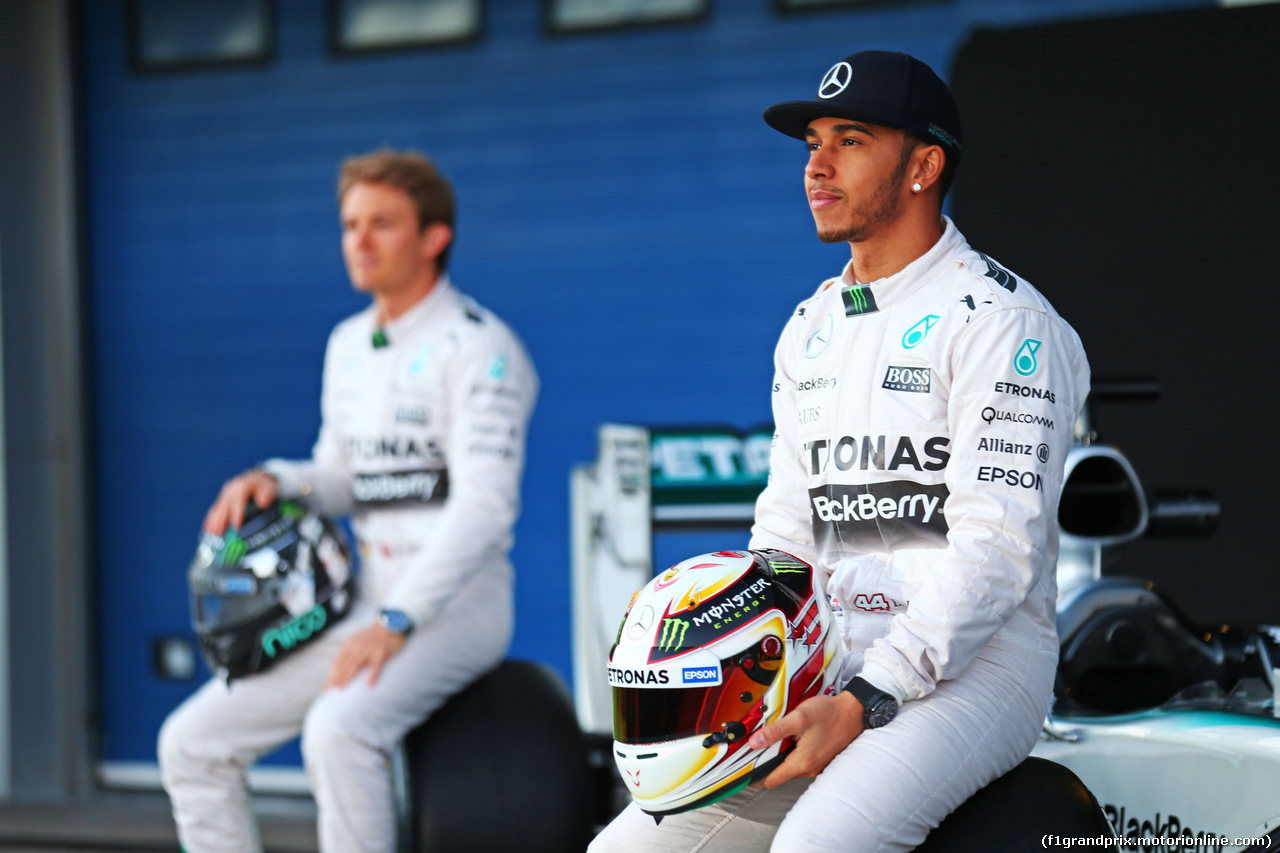 TEST F1 JEREZ 1 FEBBRAIO, Lewis Hamilton (GBR) Mercedes AMG F1 (Right) an team mate Nico Rosberg (GER) Mercedes AMG F1 with the new Mercedes AMG F1 W06.
01.02.2015.
