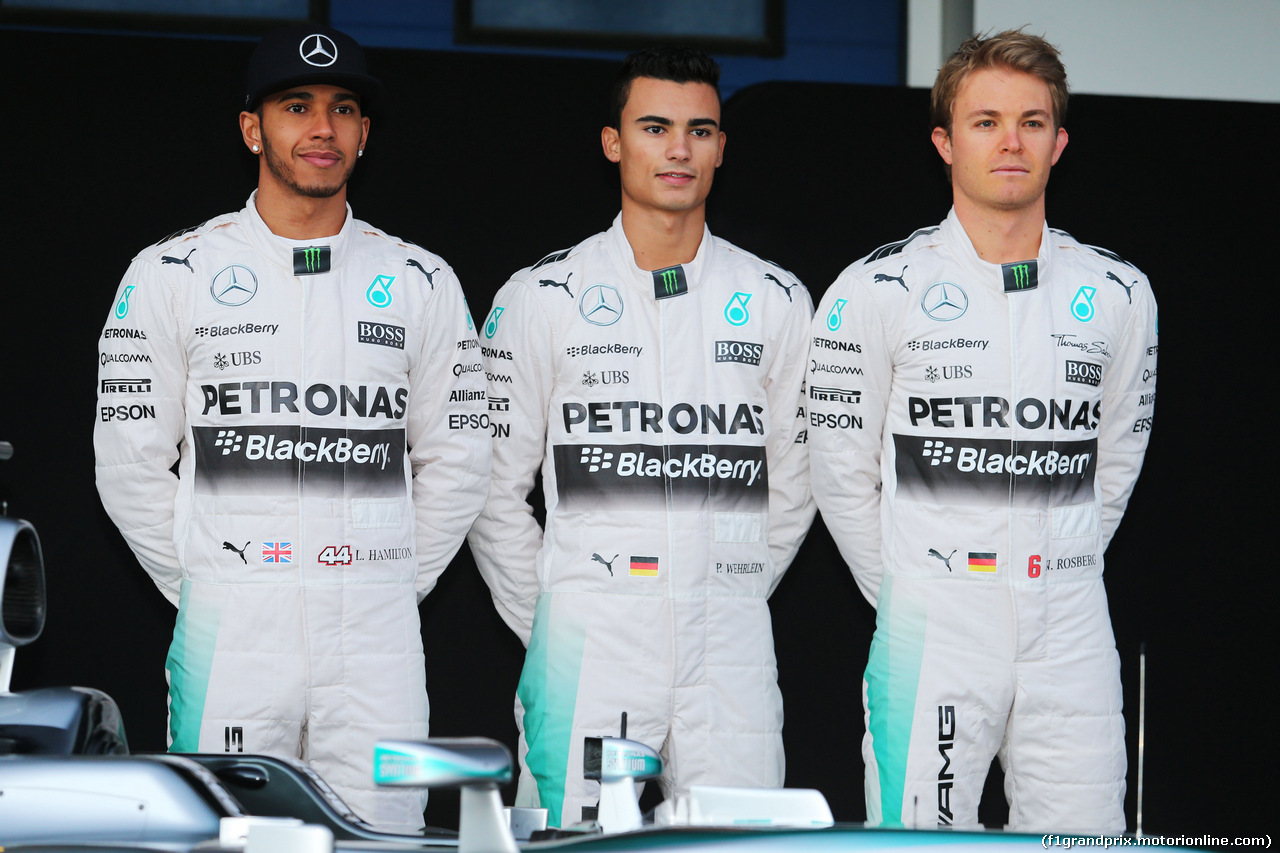 TEST F1 JEREZ 1 FEBBRAIO, (L to R): Lewis Hamilton (GBR) Mercedes AMG F1 with Pascal Wehrlein (GER) Mercedes AMG F1 Reserve Driver e Nico Rosberg (GER) Mercedes AMG F1.
01.02.2015.