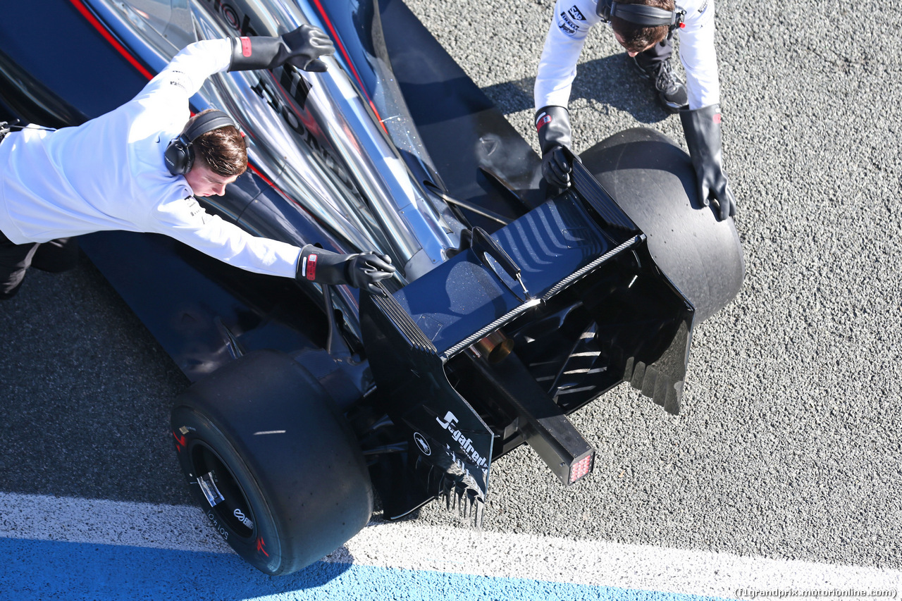 TEST F1 JEREZ 1 FEBBRAIO, Fernando Alonso (ESP) McLaren MP4-30 rear wing detail.
01.02.2015.