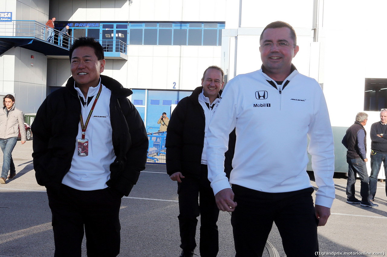 TEST F1 JEREZ 1 FEBBRAIO, (L to R): Yasuhisa Arai (JPN) Honda Motorsport Chief Officer with Eric Boullier (FRA) McLaren Racing Director.
01.02.2015.