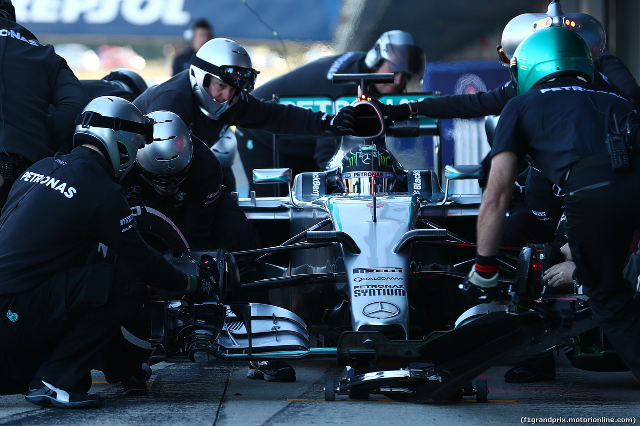 TEST F1 JEREZ 1 FEBBRAIO, Nico Rosberg (GER) Mercedes AMG F1 W06 practices a pit stop.
01.02.2015.
