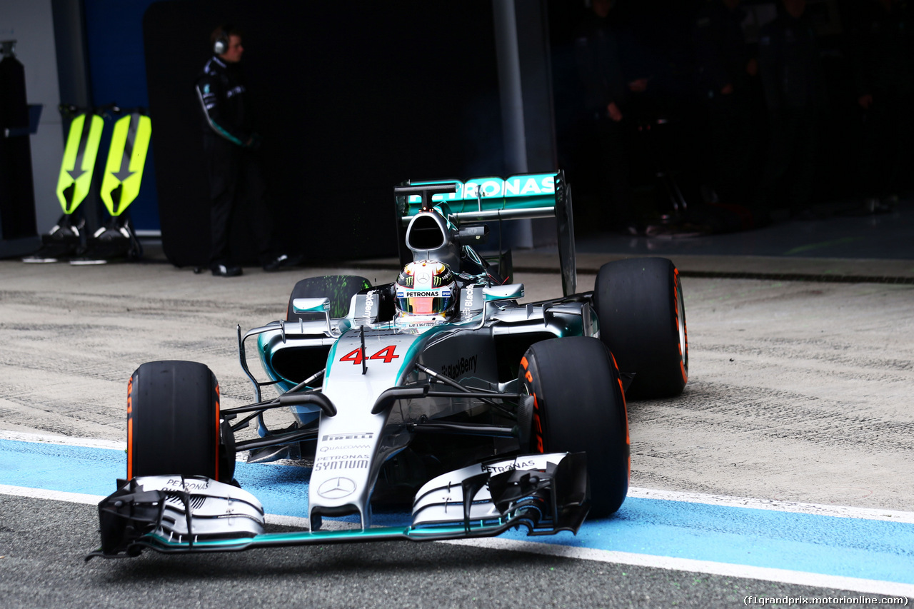 TEST F1 JEREZ 2 FEBBRAIO, Lewis Hamilton (GBR) Mercedes AMG F1 W06 leaves the pits.
02.02.2015.