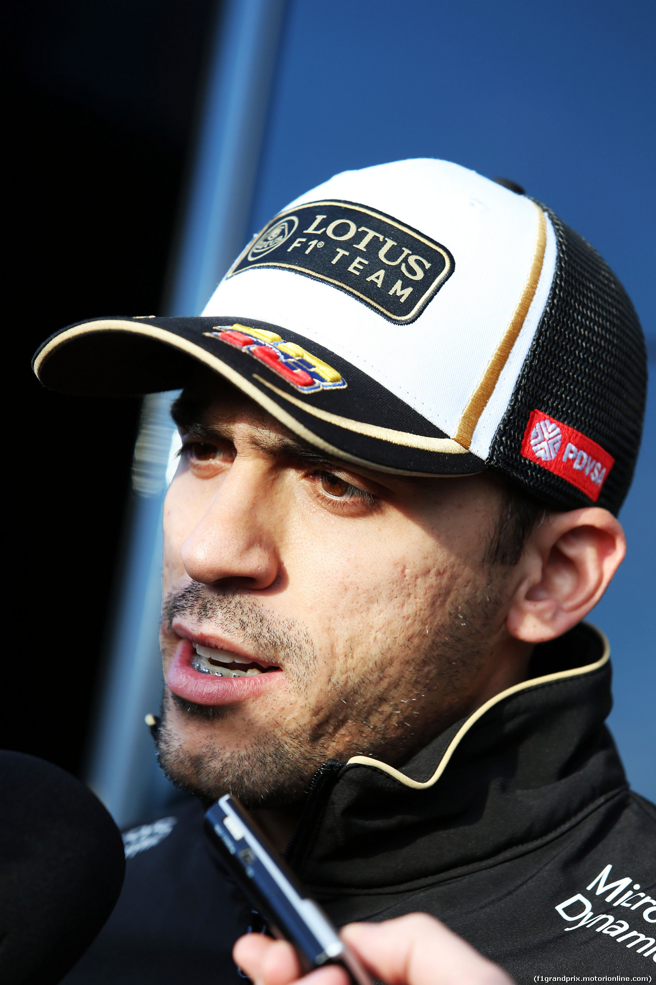 TEST F1 JEREZ 2 FEBBRAIO, Pastor Maldonado (VEN) Lotus F1 Team with the media.
02.02.2015.