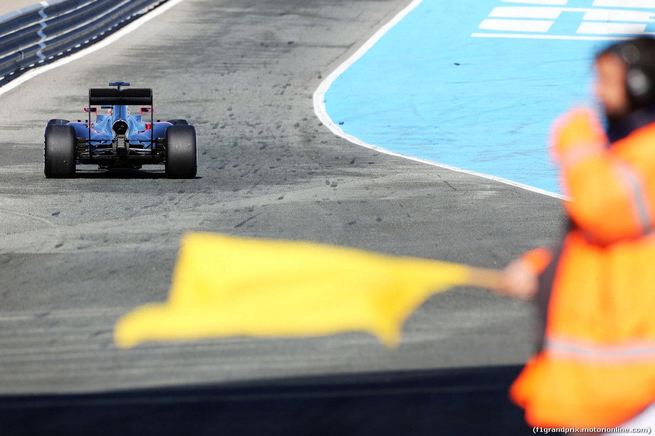 TEST F1 JEREZ 4 FEBBRAIO, Jenson Button (GBR) McLaren MP4-30 stops at the end of the pit lane.
04.02.2015.