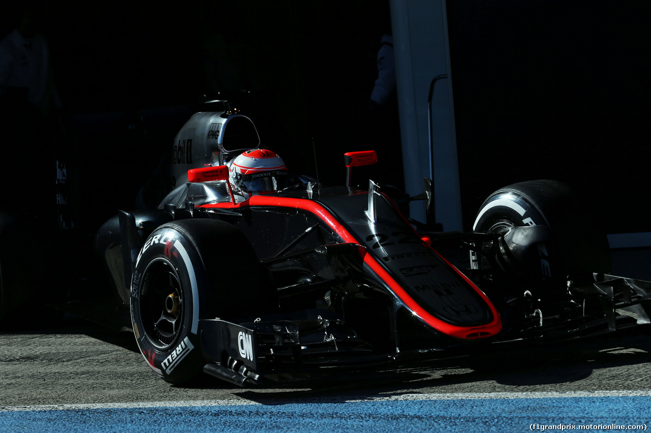 TEST F1 JEREZ 4 FEBBRAIO, Jenson Button (GBR) McLaren MP4-30 leaves the pits.
04.02.2015.