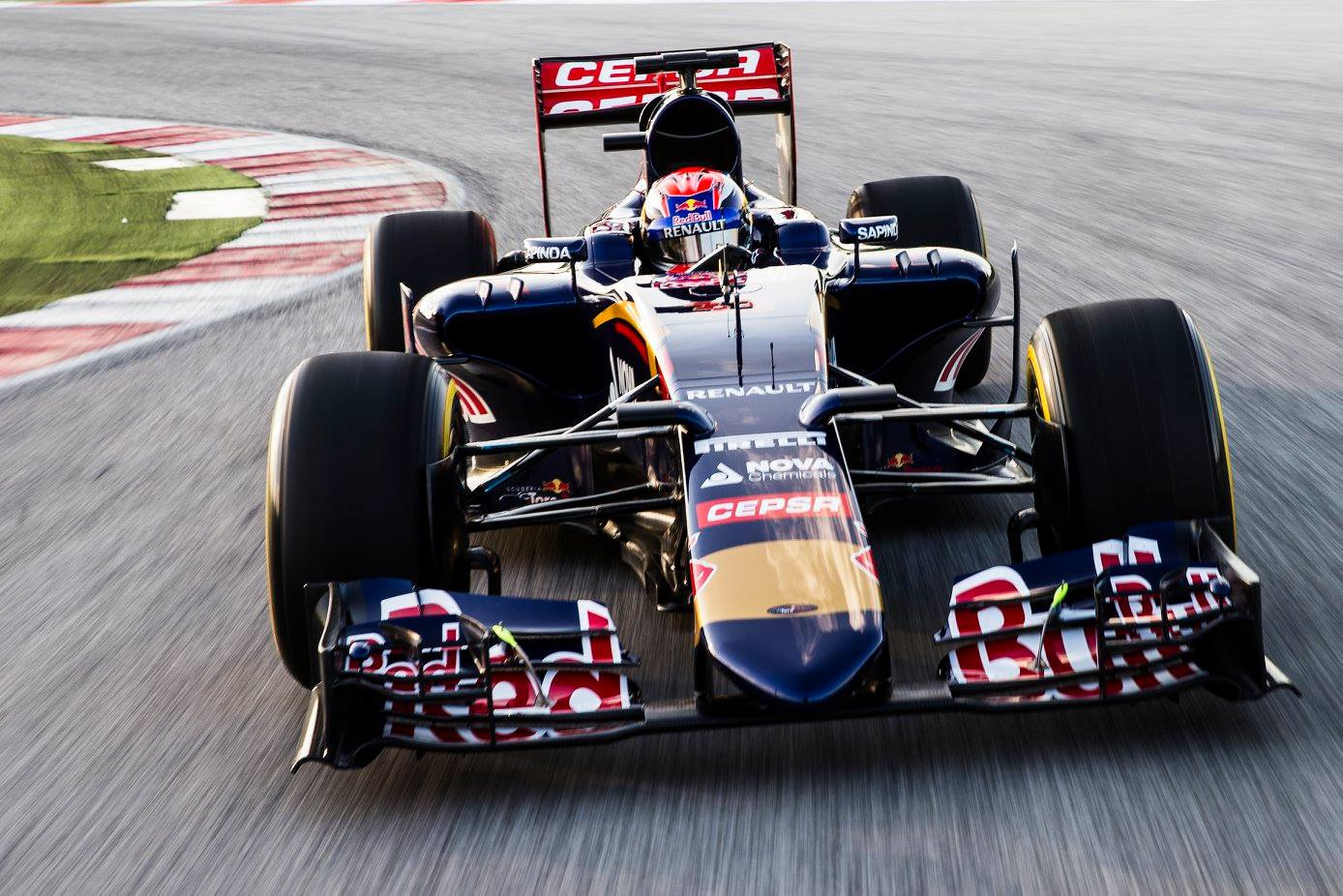 TORO ROSSO STR10