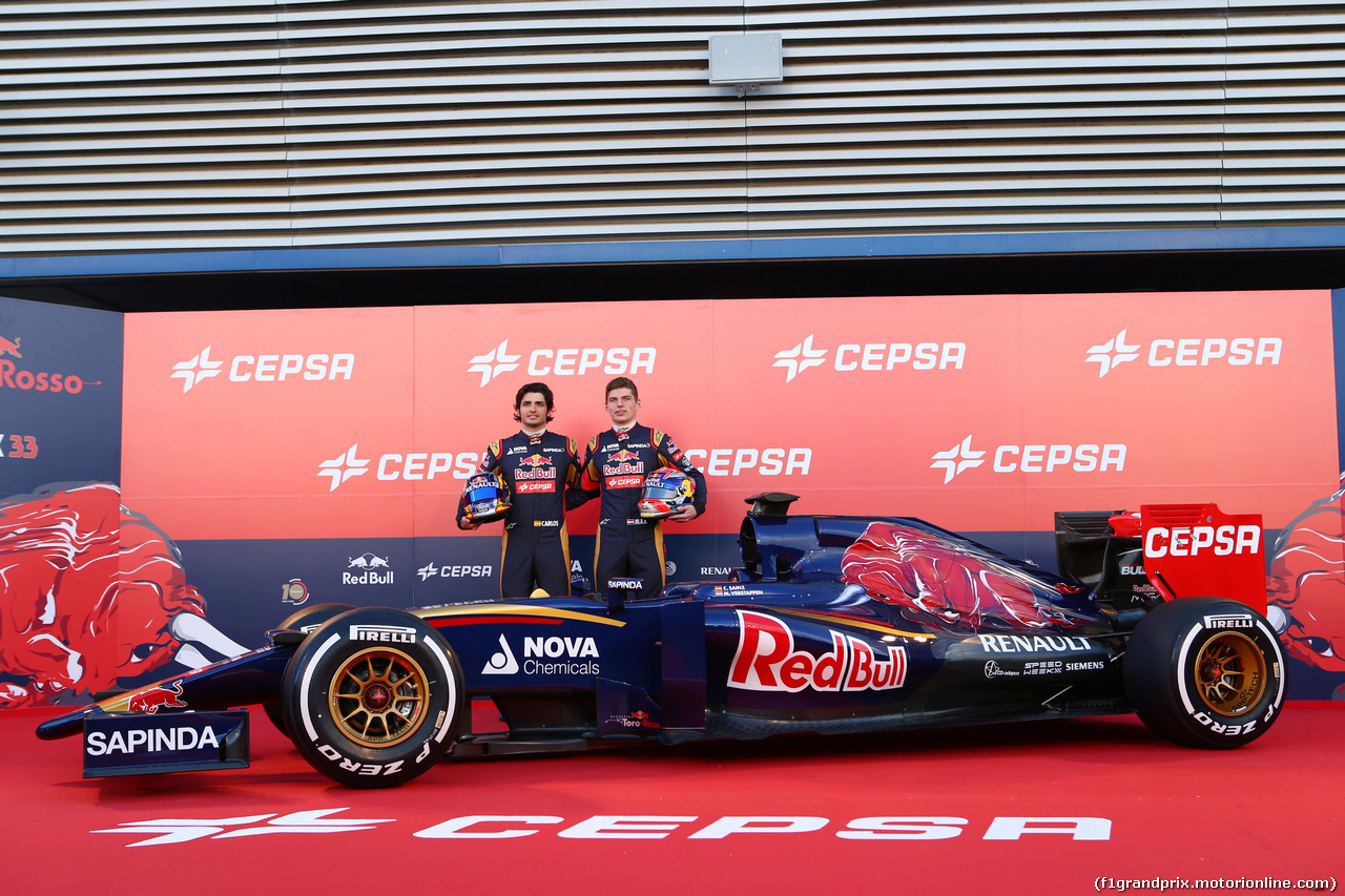 TORO ROSSO STR10, (L to R): Carlos Sainz Jr (ESP) Scuderia Toro Rosso with team mate Max Verstappen (NLD) Scuderia Toro Rosso e the new Scuderia Toro Rosso STR10.
31.01.2015.