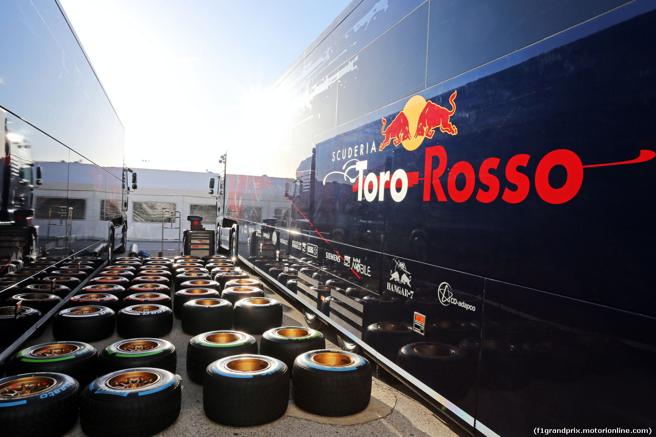 TORO ROSSO STR10