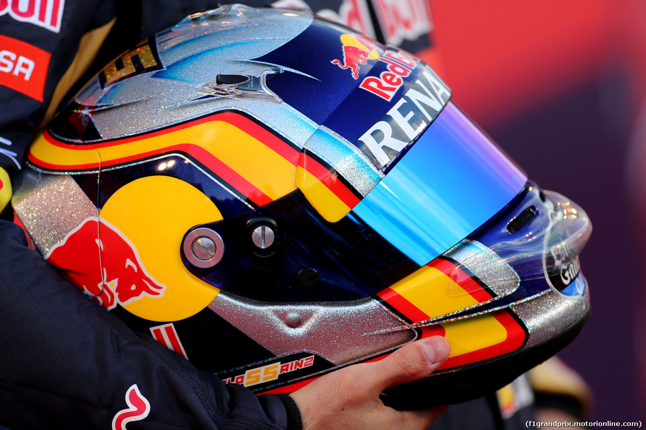TORO ROSSO STR10, Helmet of Carlos Sainz (ESP), Scuderia Toro Rosso
31.01.2015.