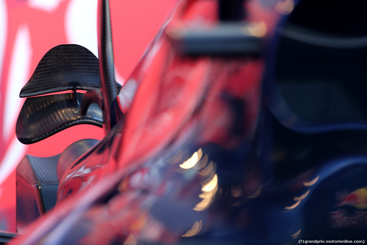 TORO ROSSO STR10, Technical detail of the Toro Rosso
31.01.2015.