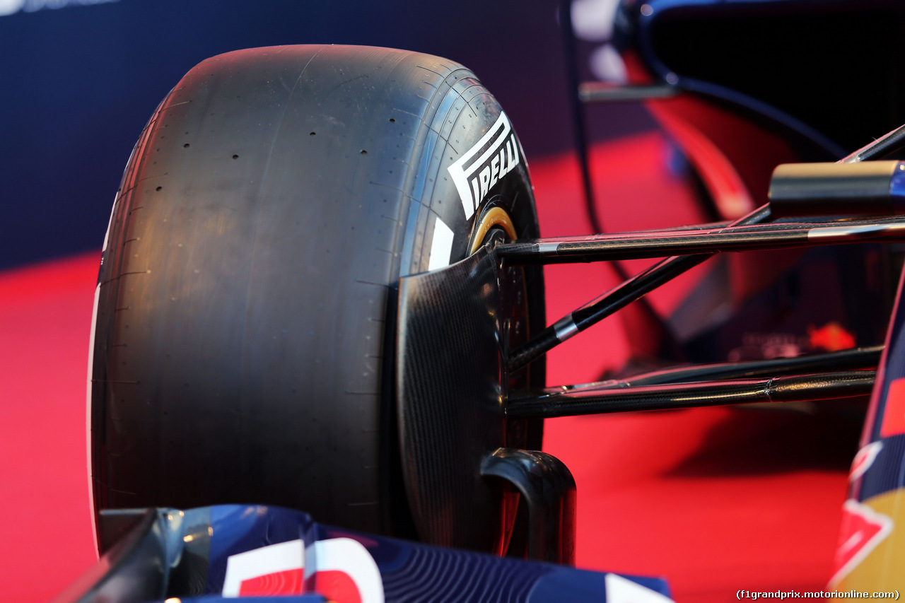 TORO ROSSO STR10