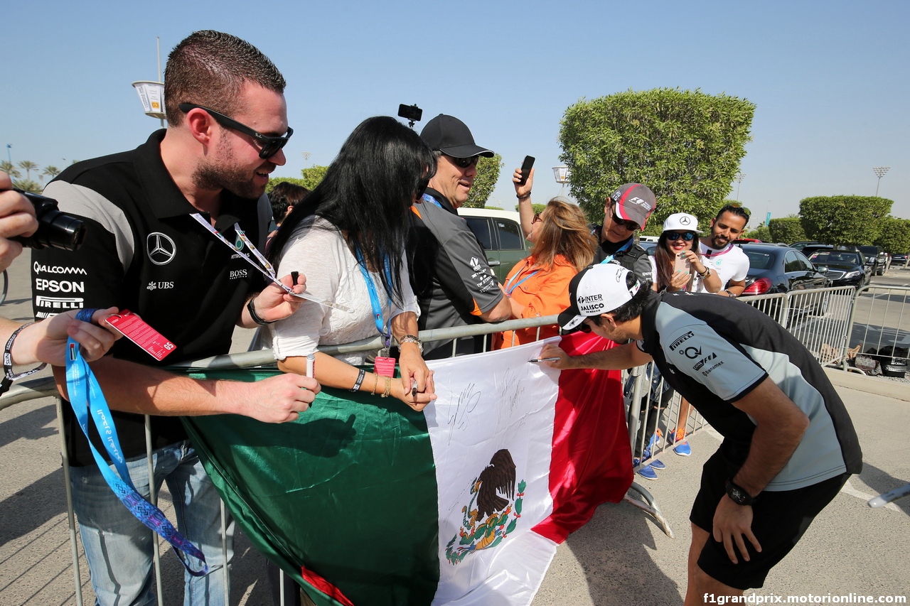 GP ABU DHABI, 27.11.2016 - Sergio Perez (MEX) Sahara Force India F1 VJM09