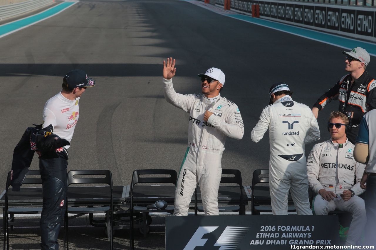 GP ABU DHABI, 27.11.2016 - Lewis Hamilton (GBR) Mercedes AMG F1 W07 Hybrid