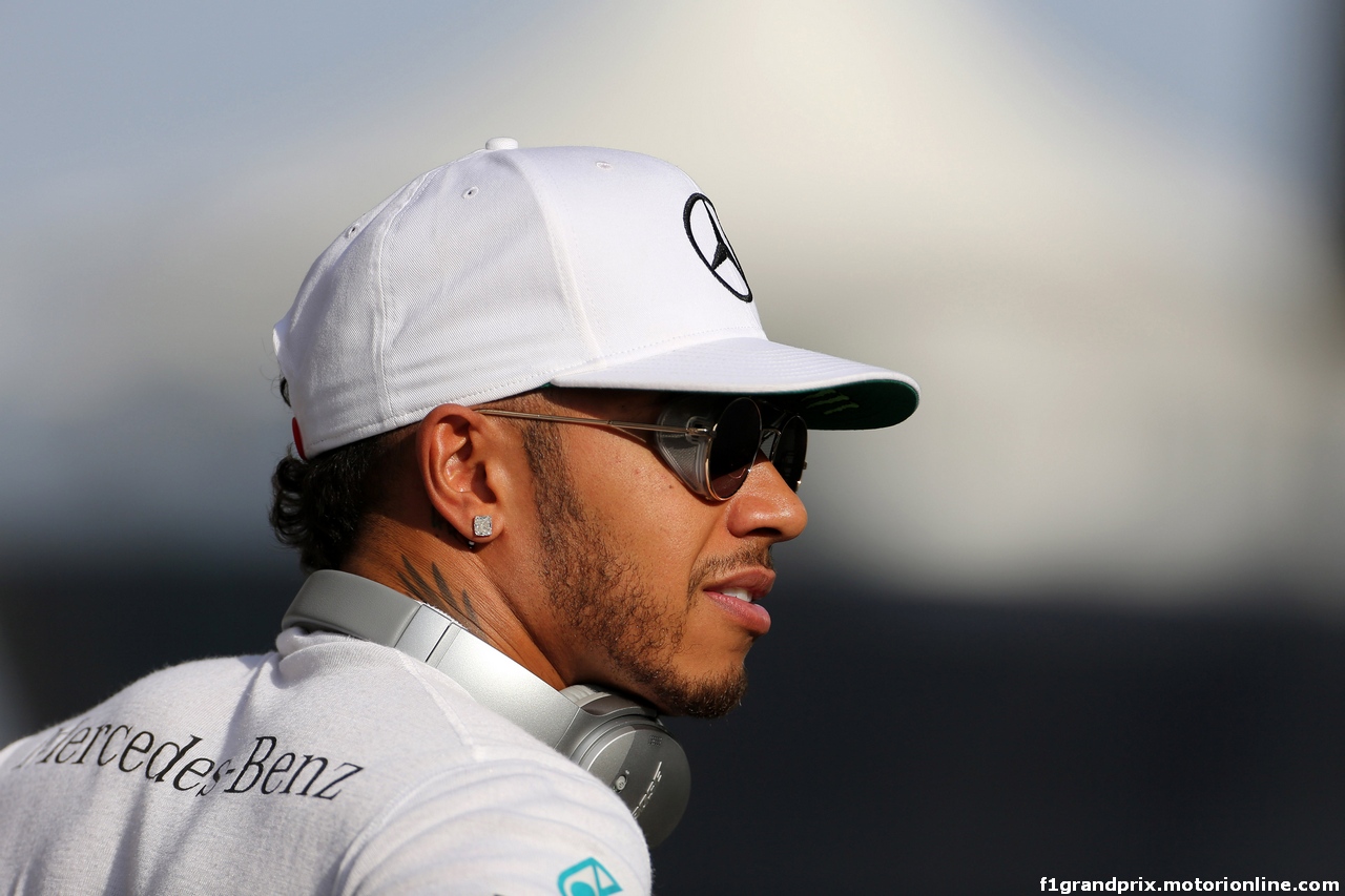 GP ABU DHABI, 27.11.2016 - Lewis Hamilton (GBR) Mercedes AMG F1 W07 Hybrid