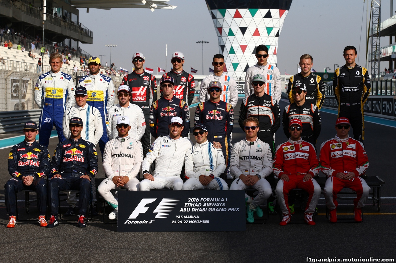 GP ABU DHABI, 27.11.2016 - Group photo 2016 F1 drivers.