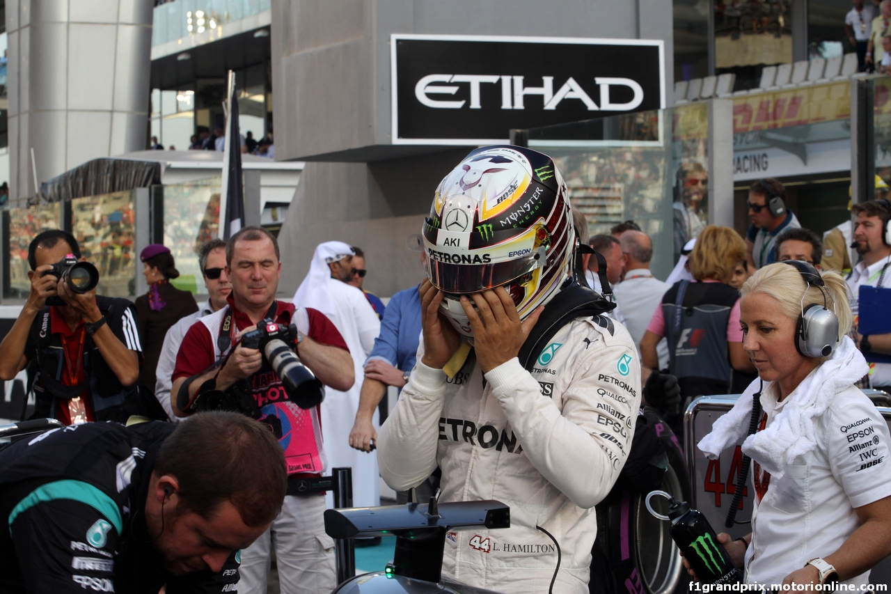 GP ABU DHABI, 27.11.2016 - Gara, Lewis Hamilton (GBR) Mercedes AMG F1 W07 Hybrid