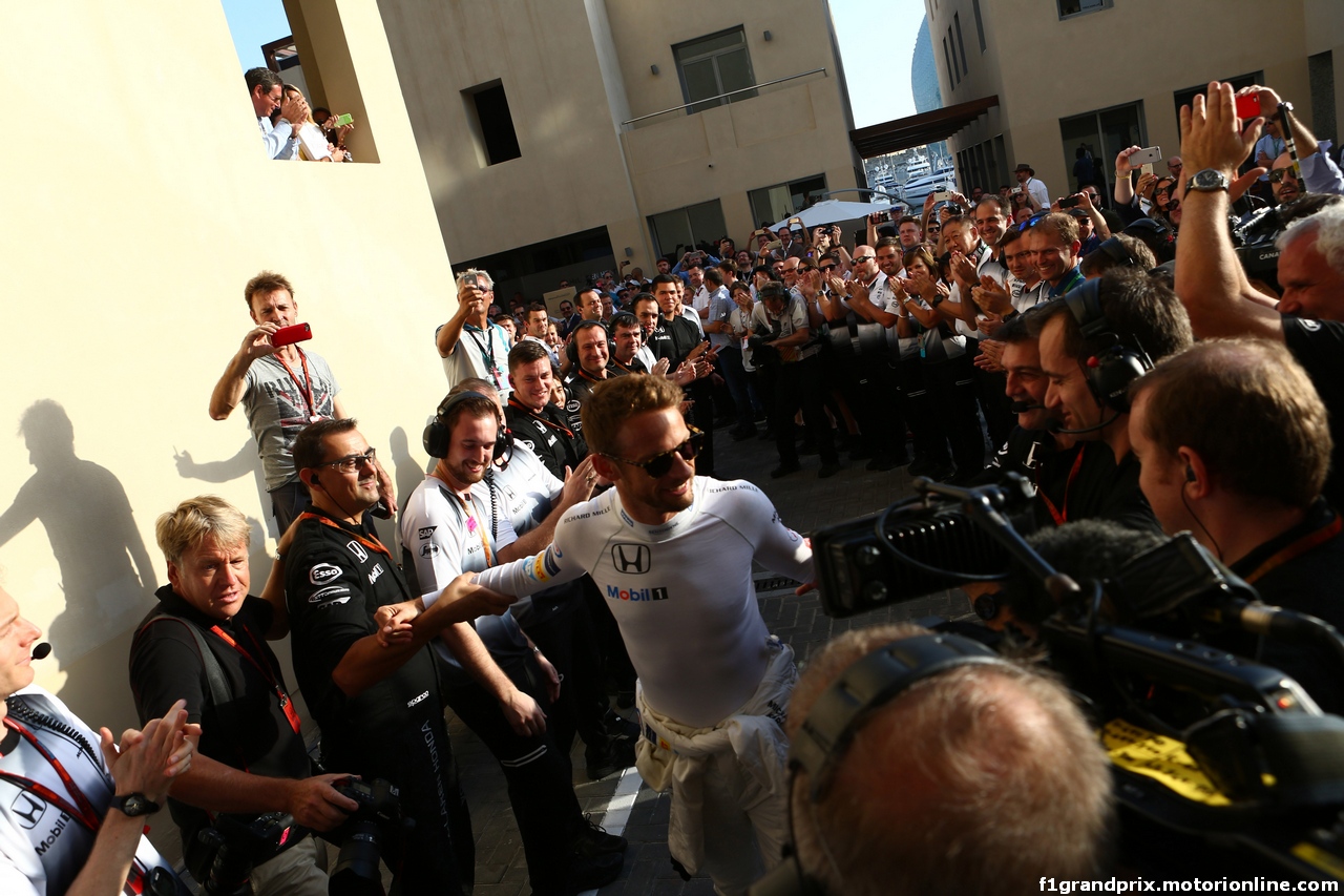 GP ABU DHABI, 27.11.2016 - Gara, Jenson Button (GBR)  McLaren Honda MP4-31