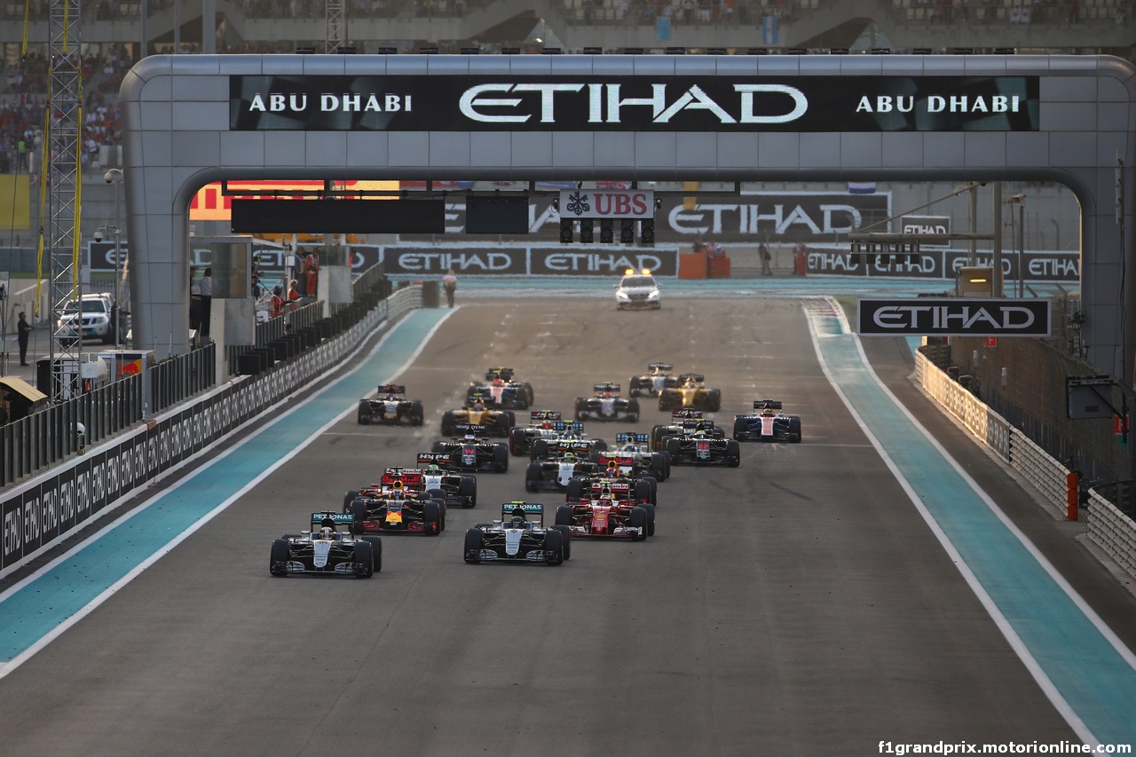 GP ABU DHABI, 27.11.2016 - Gara, Start of the race