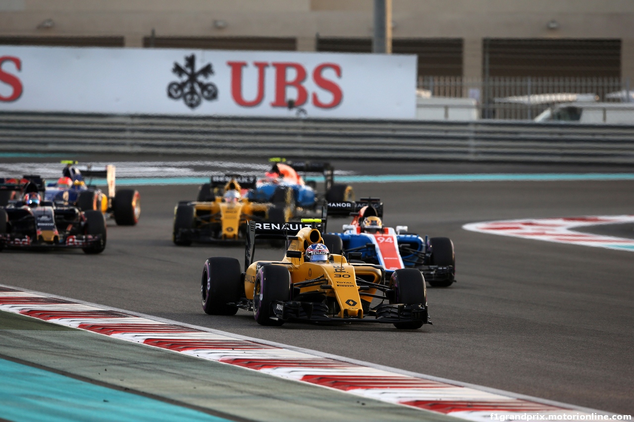 GP ABU DHABI, 27.11.2016 - Gara, Kevin Magnussen (DEN) Renault Sport F1 Team RS16 e Pascal Wehrlein (GER) Manor Racing MRT05
