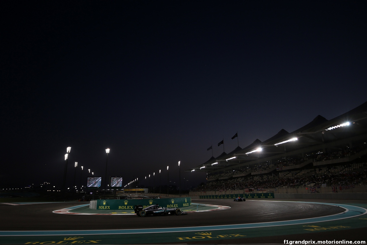 GP ABU DHABI, 27.11.2016 - Gara, Lewis Hamilton (GBR) Mercedes AMG F1 W07 Hybrid