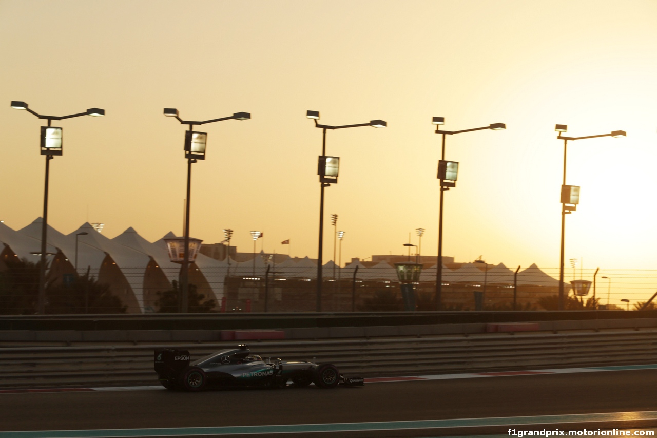 GP ABU DHABI, 27.11.2016 - Gara, Lewis Hamilton (GBR) Mercedes AMG F1 W07 Hybrid